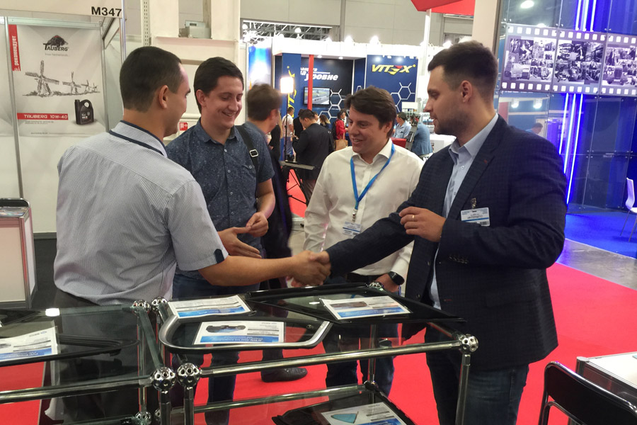 福耀俄羅斯亮相2016 莫斯科國際車展